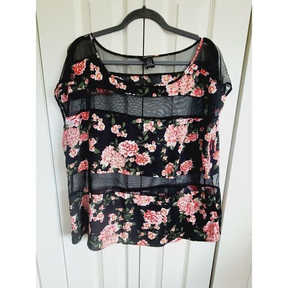 Torrid 1 Black Red Mesh Shirt Top Floral Size 1X Semi Sheer Round Neck‎ - Picture 1 of 7